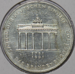 Germany 1991 10 Mark Eagle animal Brandenburg Gate in Berlin 195155 combine ship