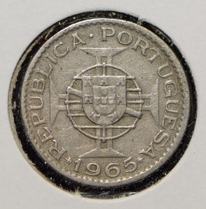 Mozambique 1965 2.5 Escudos  901279 combine shipping