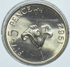 Guernsey 1982 5 Pence 291788 combine shipping