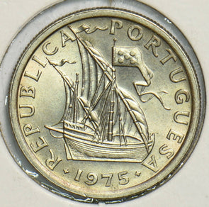 Portugal 1975 2 1/2 Escudos 298533 combine shipping