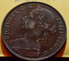 Great Britain 13P Upper leaf group Nearest tie missing 1889 Penny VF GR0049 comb