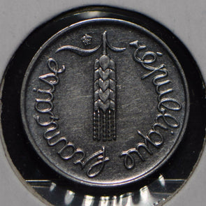 France 1967 Centime  900619 combine shipping