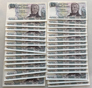Argentina 1978 ~83 ND 5 Pesos Lot of 32 CU notes - All consecutive BL0092 combin