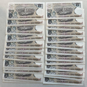 Argentina 1978 ~83 ND 5 Pesos Lot of 32 CU notes - All consecutive BL0092 combin