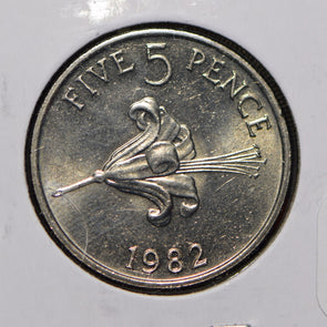 Guernsey 1982 5 Pence  900865 combine shipping