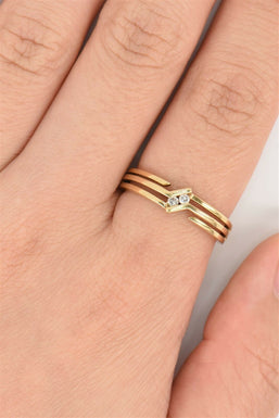 18K Gold Diamond Ring 3.06g Size 7.5 RG0072