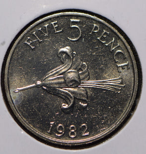 Guernsey 1982 5 Pence  191144 combine shipping