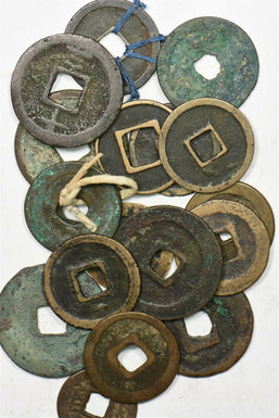 China Copper cash coins. Late 1800's. Assortment of 18 pieces vitage BU0630 co